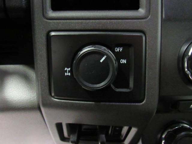 Photo of 2017 Oxford White Ford F-250