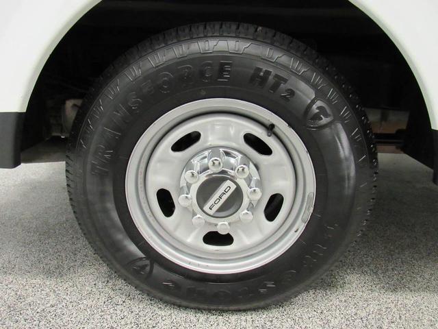 Photo of 2017 Oxford White Ford F-250