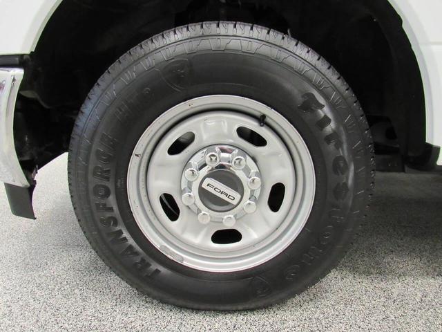 Photo of 2017 Oxford White Ford F-250