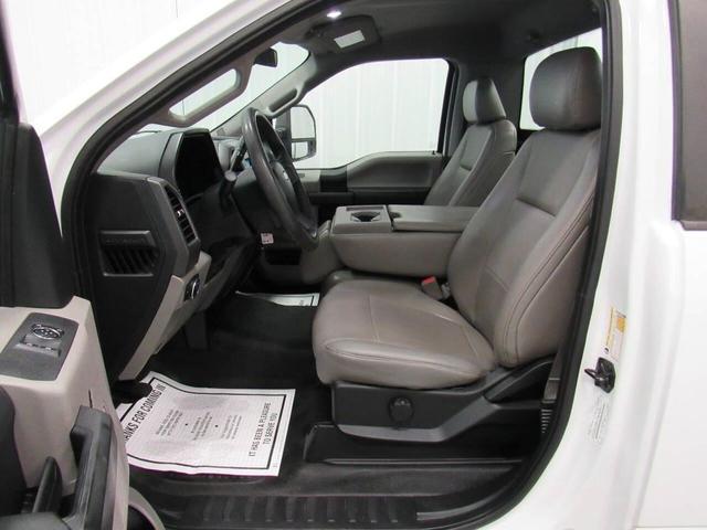 Photo of 2017 Oxford White Ford F-250