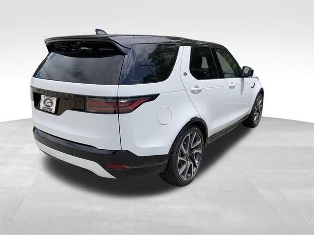 Photo of 2025 Fuji White Land Rover Discovery