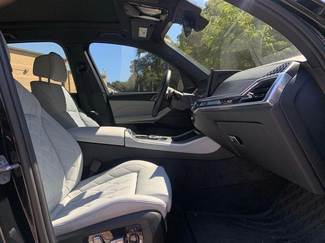 Photo of 2024 Black Sapphire Metallic BMW X5