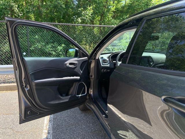 Photo of 2021 Granite Crystal Clearcoat Metallic Jeep Compass