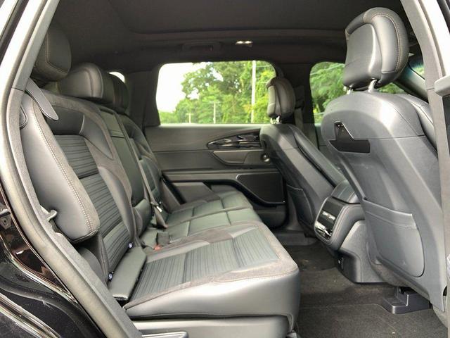 Photo of 2024 Infinite Black Metallic Lincoln Nautilus