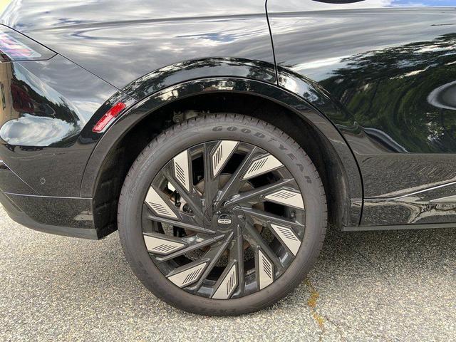 Photo of 2024 Infinite Black Metallic Lincoln Nautilus