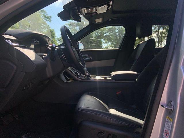 Photo of 2023 Hakuba Silver Land Rover Range Rover Velar