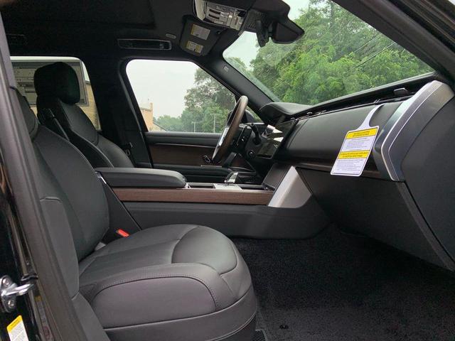 Photo of 2025 Santorini Black Land Rover Range Rover