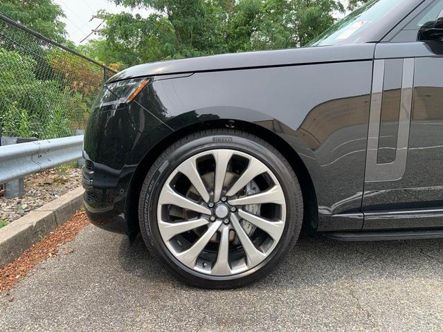 Photo of 2025 Santorini Black Land Rover Range Rover