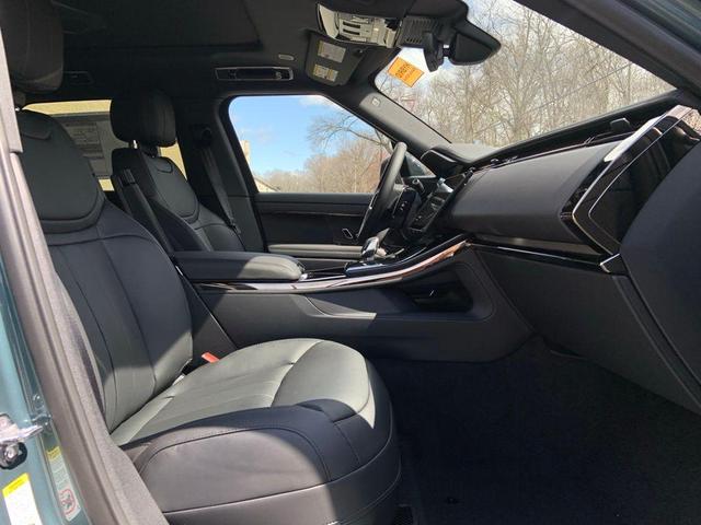 Photo of 2025 Giola Green Land Rover Range Rover Sport