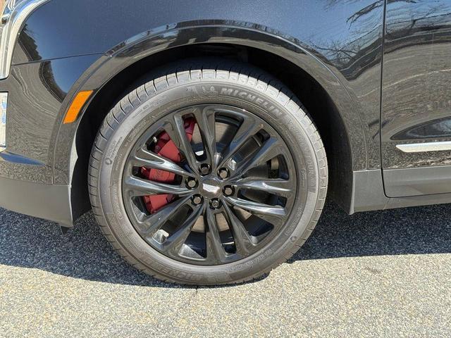 Photo of 2024 Stellar Black Metallic Cadillac XT5