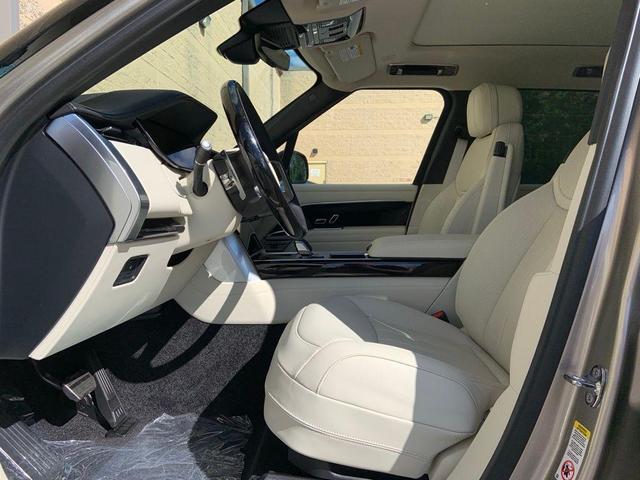 Photo of 2025 Batumi Gold Land Rover Range Rover