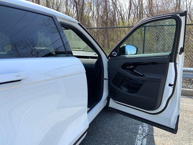 Photo of 2024 Fuji White Land Rover Range Rover Evoque