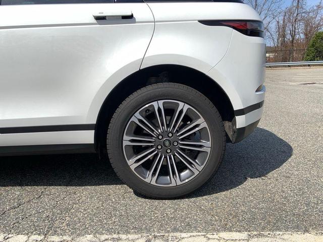 Photo of 2024 Fuji White Land Rover Range Rover Evoque