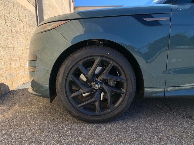 Photo of 2025 Giola Green Land Rover Range Rover Sport