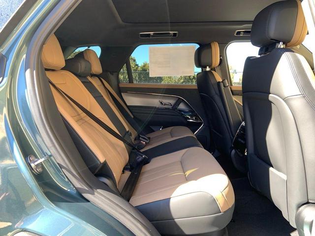Photo of 2025 Giola Green Land Rover Range Rover Sport