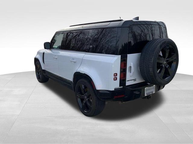 Photo of 2023 Yulong White Land Rover Defender