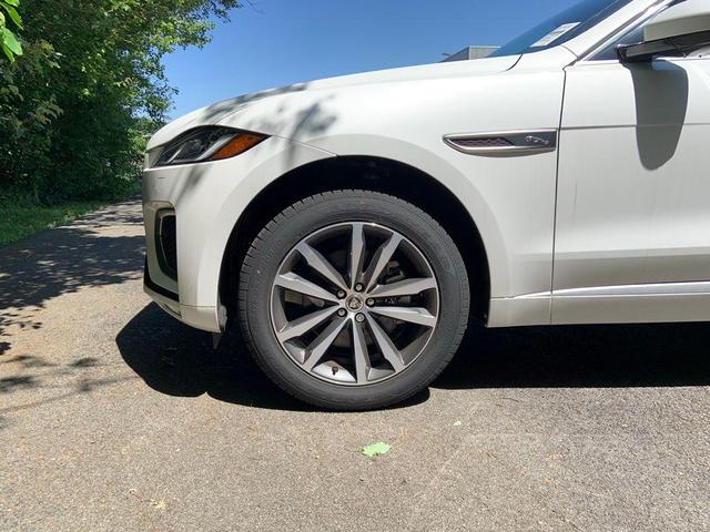 Photo of 2025 Ostuni Pearl White Jaguar F-PACE