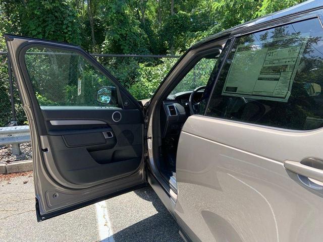 Photo of 2025 Lantau Bronze Land Rover Discovery