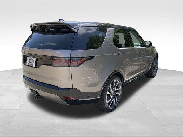 Photo of 2025 Lantau Bronze Land Rover Discovery