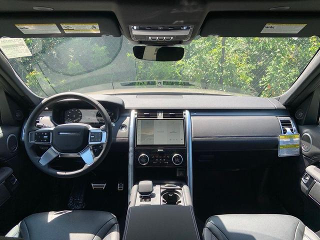 Photo of 2025 Lantau Bronze Land Rover Discovery