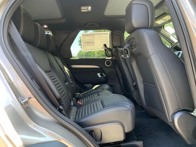 Photo of 2025 Lantau Bronze Land Rover Discovery