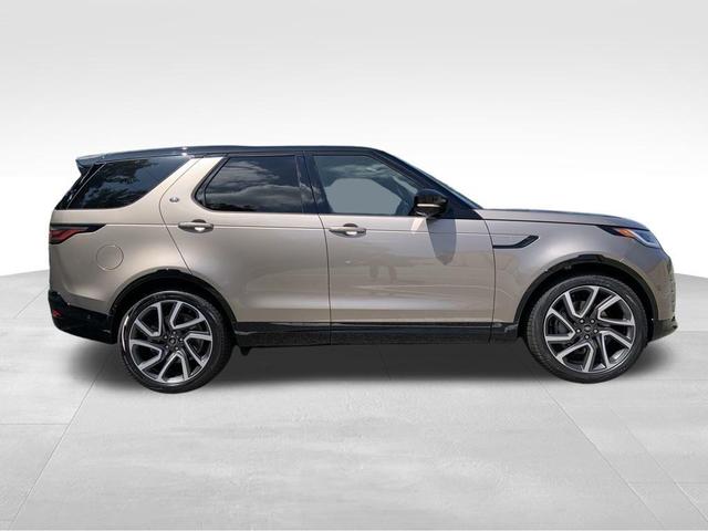 Photo of 2025 Lantau Bronze Land Rover Discovery