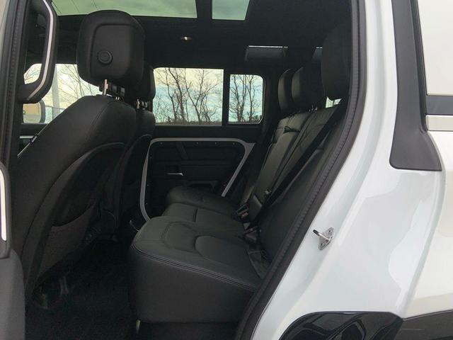Photo of 2025 Fuji White Land Rover Defender