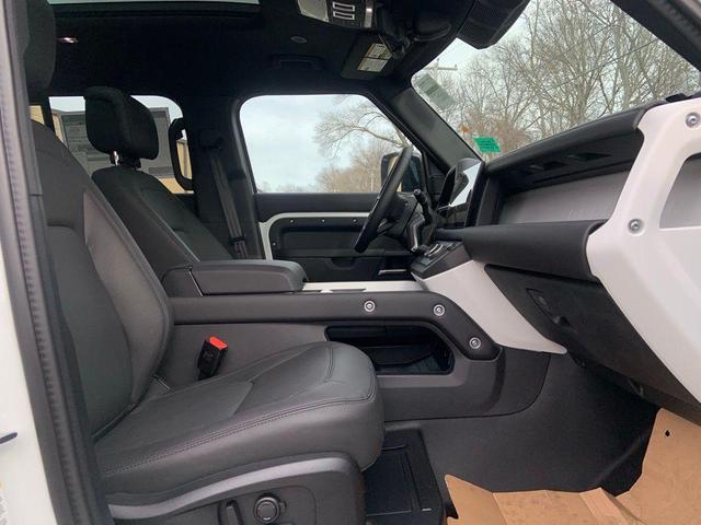 Photo of 2025 Fuji White Land Rover Defender