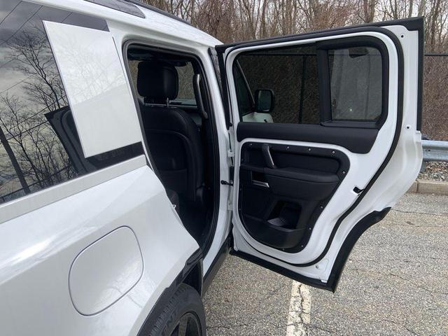 Photo of 2025 Fuji White Land Rover Defender