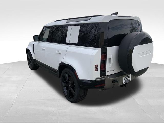 Photo of 2025 Fuji White Land Rover Defender