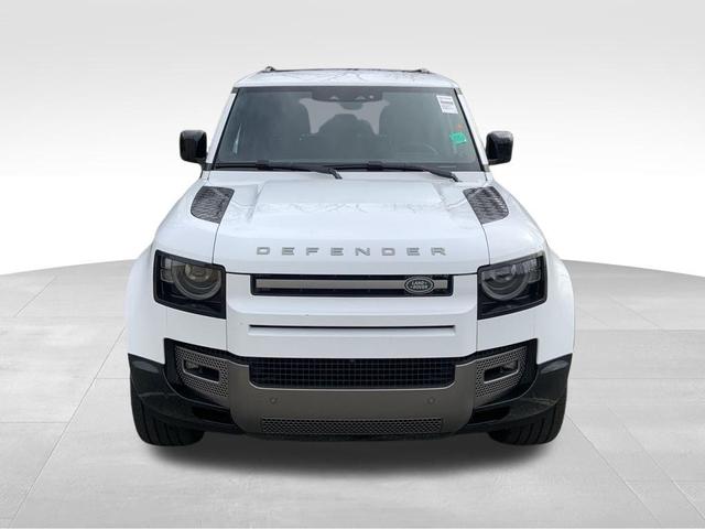 Photo of 2025 Fuji White Land Rover Defender