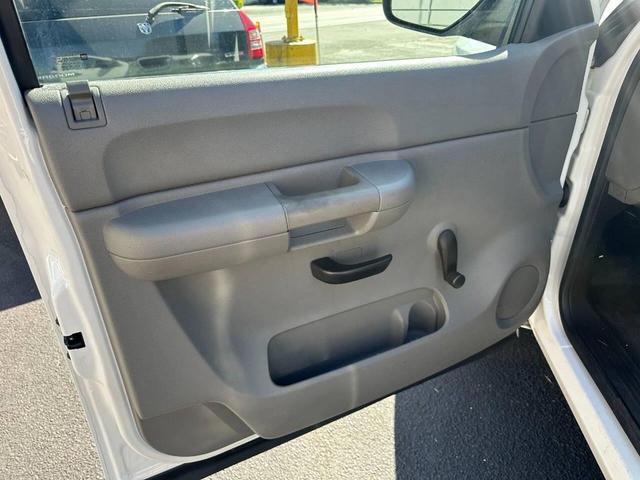 Photo of 2009 Summit White Chevrolet Silverado 1500