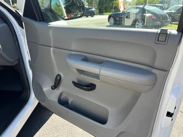 Photo of 2009 Summit White Chevrolet Silverado 1500