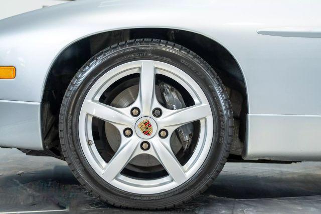 Photo of 1991 Silver Porsche 928