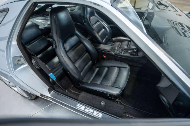 Photo of 1991 Silver Porsche 928