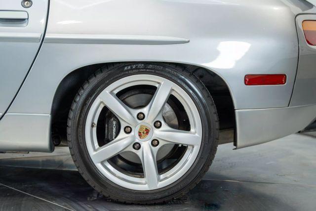 Photo of 1991 Silver Porsche 928