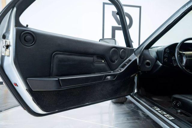 Photo of 1991 Silver Porsche 928