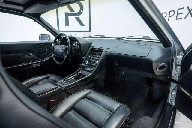 Photo of 1991 Silver Porsche 928