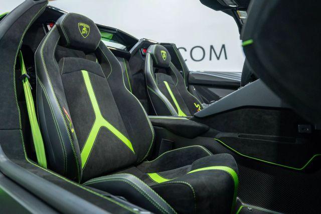 Photo of 2021 Green Lamborghini Aventador SVJ