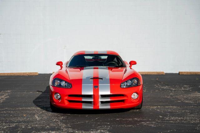 Photo of 2006 Red Dodge Viper