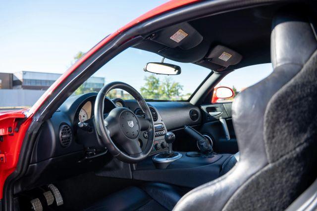 Photo of 2006 Red Dodge Viper