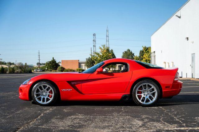 Photo of 2006 Red Dodge Viper