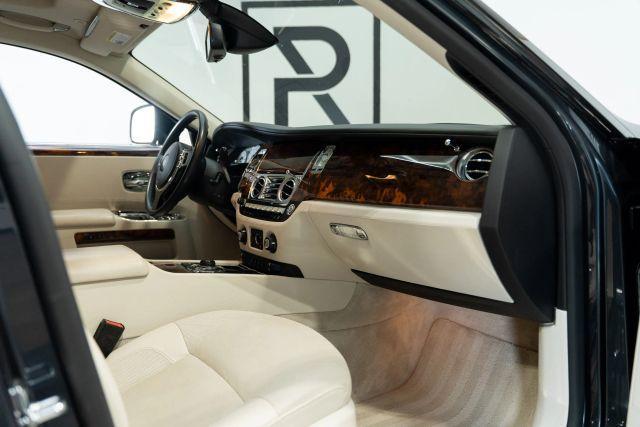 Photo of 2011 Black Rolls-Royce Ghost