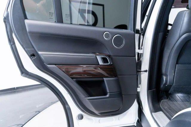 Photo of 2016 Fuji White Land Rover Range Rover