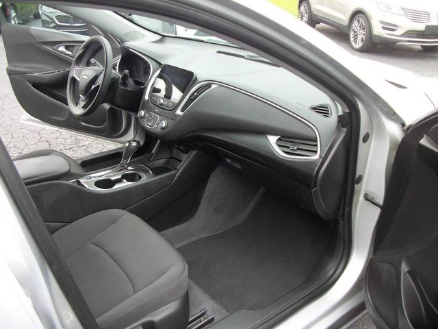 Photo of 2019 Silver Chevrolet Malibu