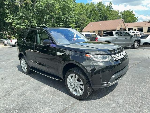 Photo of 2018 Black Land Rover Discovery