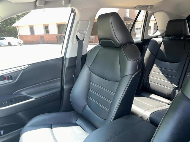 Photo of 2021 Blizzard Pearl Toyota RAV4
