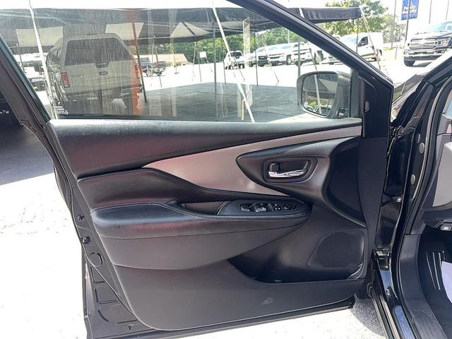 Photo of 2020 Super Black Nissan Murano