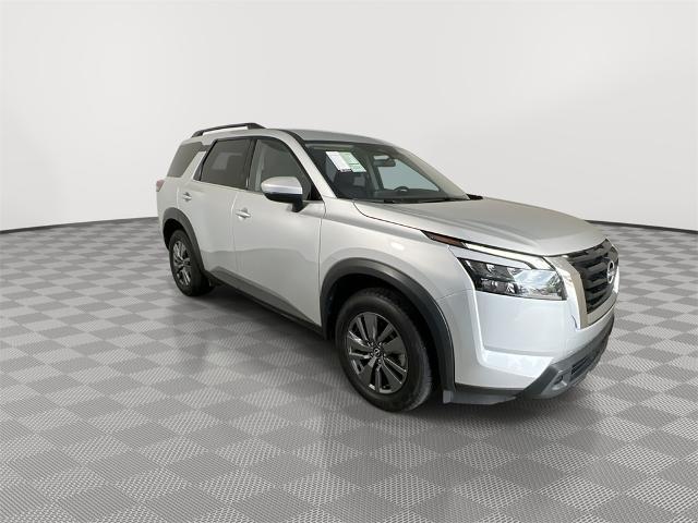 Photo of 2024 Brilliant Silver Metallic Nissan Pathfinder