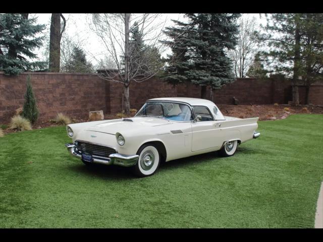 1957 Ford Thunderbird